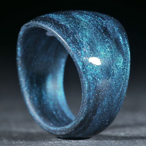 Glasfaserring, handgewickelt (Anilinschwarz mit Mira Türkis)