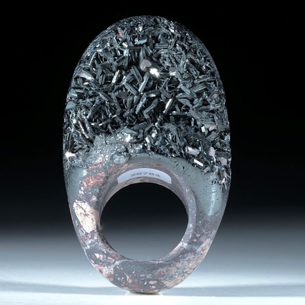 grosser Fingerring aus Hämatit (Eisenerz)