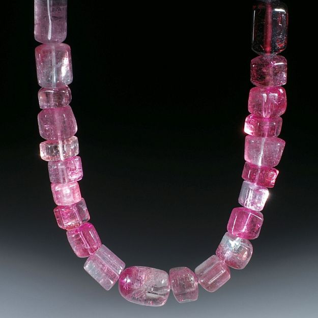 Turmalin Collier Barockformen poliert