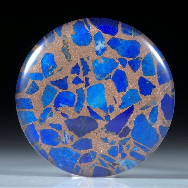 Lapislazuli in Bronzematrix, mit poliertem Bergkristall doublettiert