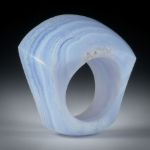 Edelsteinring Chalcedon gebändert, teilweise naturbelassen