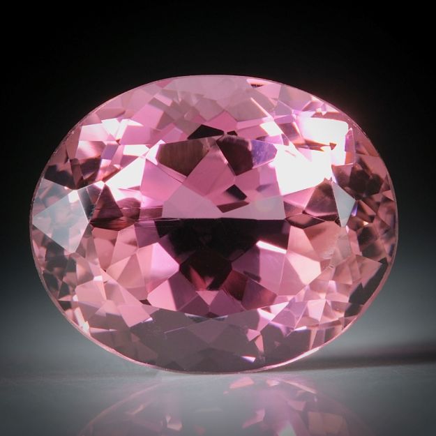 Turmalin oval ca.15x12x9mm, 10.51ct.