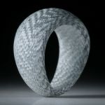 Fingerring Alutex, feine Struktur mattiert, handgeschliffene geschwungene Form