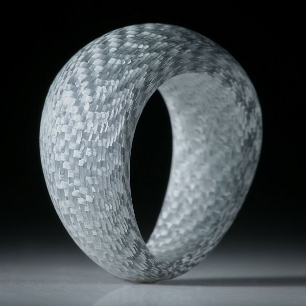 Fingerring Alutex, feine Struktur mattiert, handgeschliffene geschwungene Form