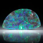 Edelopal, Boulderopal Australien, 24ct. Fantasieform beidseitig geschliffen und poliert ca. 42x22.5x4mm