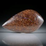 Edelopal, Boulderopal Australien, 4.64ct. Fantasieform beidseitig geschliffen und poliert ca. 20x11x3.5mm
