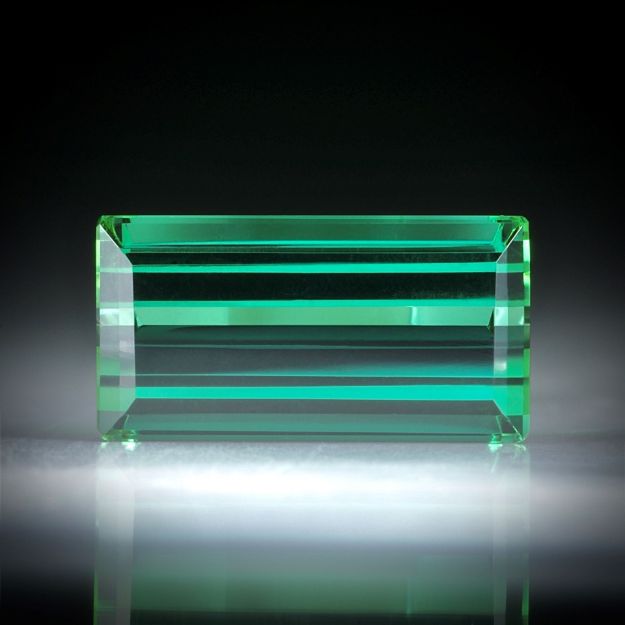 Turmalin Treppenschliff 5.38ct.  13.8x7.3x5.3mm