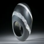 Kieselstein Ring mit Quarzlinien, im Verlauf geschliffen und hoch bombiert, Innendurchmesser 18.1mm