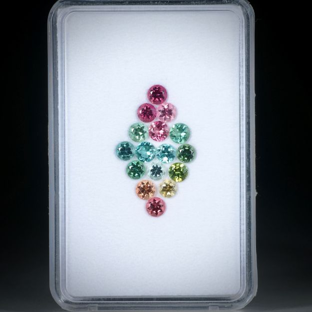 Turmaline, rund facettiert 16 Stk. 2.79ct. Durchmesser ca. 3.5mm
