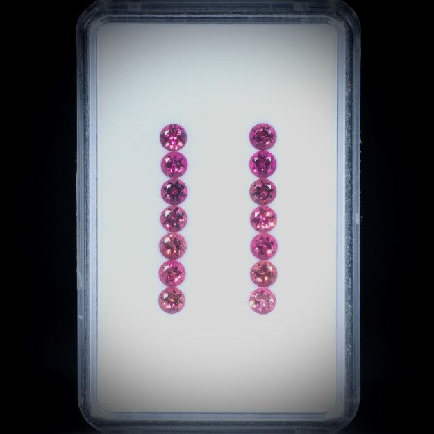 Turmaline, rund facettiert, 14 Steine, 2.49ct. Durchmesser ca. 3.5mm