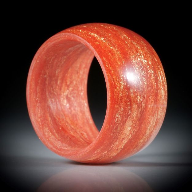 Glasfaser Fingerring, Permanentrot mit Glitzergold, innen/aussen bombiert, Breite 13.5mm, Innendurchmesser 18.2mm