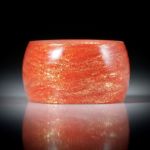 Glasfaser Fingerring, Permanentrot mit Glitzergold, innen/aussen bombiert, Breite 13.5mm, Innendurchmesser 18.2mm