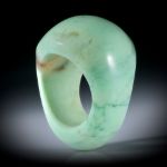 Edelsteinring Zitronenchrysopras, Bandring im Verlauf geschliffen und poliert, Innendurchmesser 17.1mm