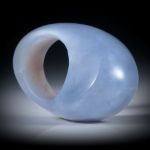 Edelsteinring Chalcedon, geschwungene Form, hoch geschliffen und poliert, Innendurchmesser 19.2mm