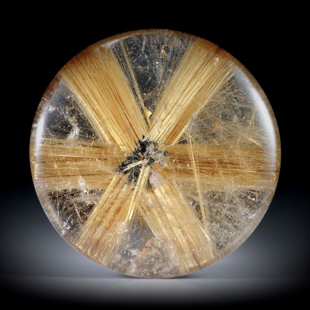 Rutilstern 48.38ct. runder Cabochon, beidseitig bombiert geschliffen und poliert, ca.29x29x7.5mm