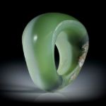 Edelsteinring Chrysopras/Zitronenchrysopras mit Farbverlauf, geschwungene Form, Innendurchmesser 18mm