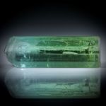 Turmalinkristall bicolor 29.59ct. mit angeschliffener Standfläche, ca.37.5x10.5x8mm