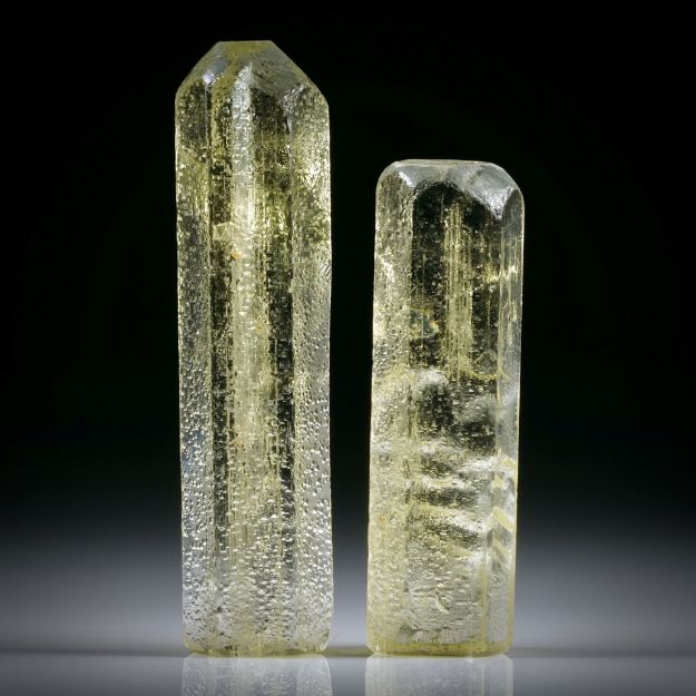 Goldberyll Kristall Paar 83.92ct. ca.50x13x11mm und 40.5x12x10mm