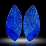 Lapislazuli Paar 49.53ct.  Blatt-Formen in Torsion geschliffen und beidseitig poliert, je ca.48x22x3.5mm