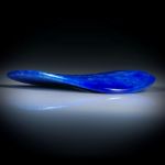Lapislazuli 38.27ct.  Blattform in Torsion geschliffen und beidseitig poliert, ca.51x28x3.5mm