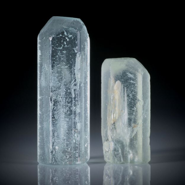 Beryll Kristall Paar 82.55ct. ca.37x13x11mm und 27x12.5x9mm