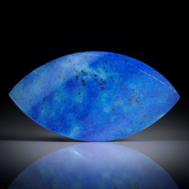 Lapislazuli 18.27ct. Blattform in Torsion geschliffen, beidseitig poliert ca.37x19x4mm