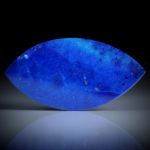 Lapislazuli 22.78ct. Blattform in Torsion geschliffen, beidseitig poliert ca.42x22x3.5mm