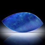 Lapislazuli 20.02ct.  Blattform in Torsion geschliffen und beidseitig poliert, ca.40x19x4mm