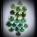 Turmalin Lot 13.5ct. 18 runde Steine ca.5-6mm Durchmesser