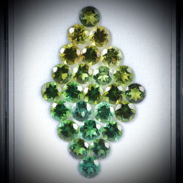 Turmalin Lot 7.15ct. 25 runde Steine, 4.2mm Durchmesser