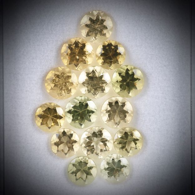 Goldberyll Lot 7.68ct. 14 runde Steine, ca. 5mm Durchmesser
