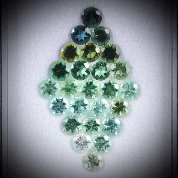 Turmalin Lot 5.38ct. 25 runde Steine, ca. 3.8mm Durchmesser