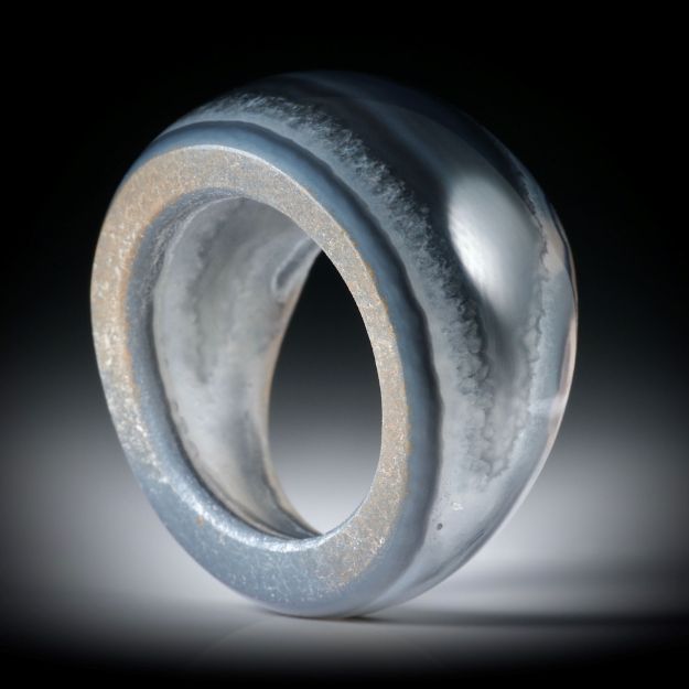 Edelsteinring Polygonachat, Seiten naturbelassen, im Verlauf geschliffen und poliert, Innendurchmesser 18.9mm