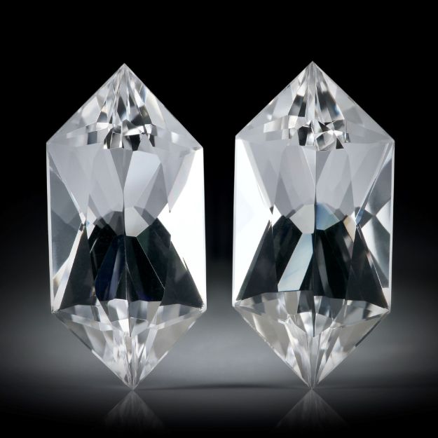 schweizer Bergkristall Paar 25.5ct.  Sechseck lang, Präzisionsschliff je ca.24.8x11.9x8.1mm