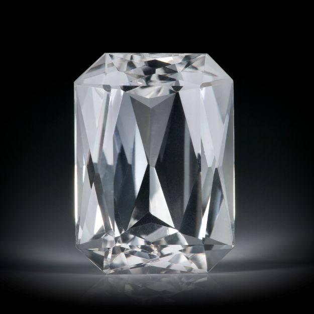 schweizer Bergkristall 15.05ct.  Radiantschliff, Präzisionsschliff ca.18.1x13.1x8.7mm