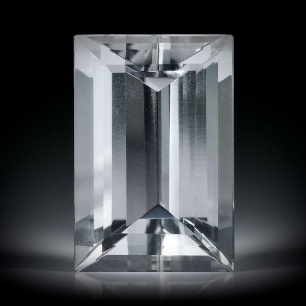 schweizer Bergkristall 17.2ct.  Treppenschliff, Präzisionsschliff ca.19.8x13.3x9mm