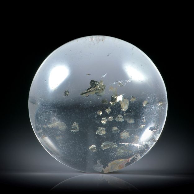 Quarz Cabochon mit Pyrit Einschlüssen, runde Form, 31.35ct. ca.20.5x20.5x10.2mm