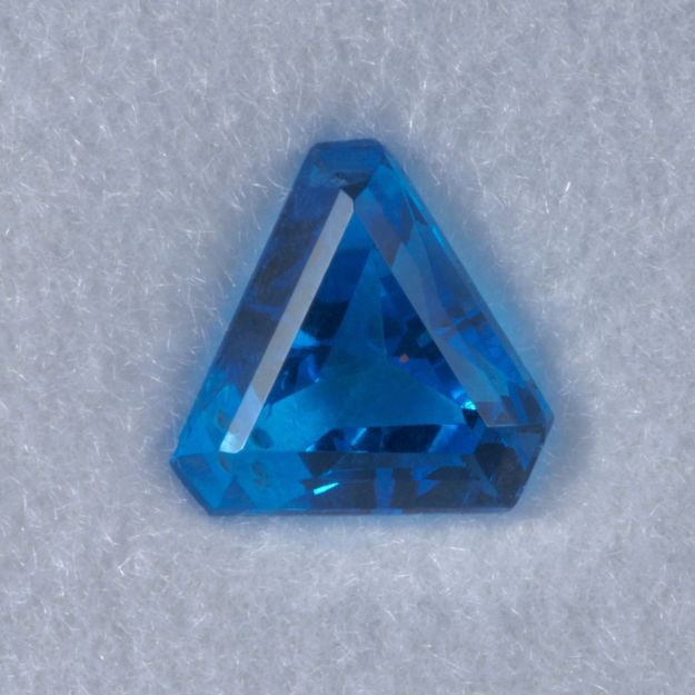 Hauyn, Eifel, 0.28ct. Dreieck facettiert ca.5x4mm