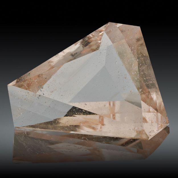 Morganit 25.99ct. Spiegelschliff ca.24.4x22.3x8.8mm