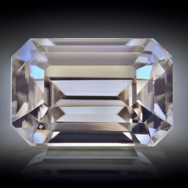 Zirkon 14.96ct. Grösse ca. 14.4x9.8x8mm