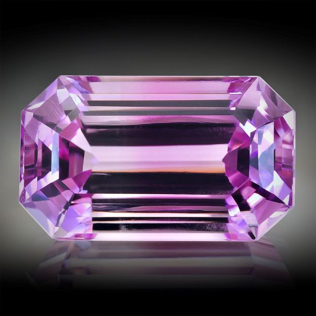Kunzit 36.04ct. Afghanistan, Grösse ca.24x14.4x12.2mm