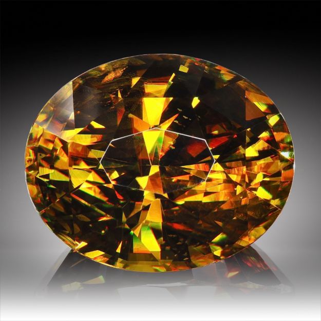 Bild von Titanit 16.1ct. Grösse 16.9x13.8x10.5mm